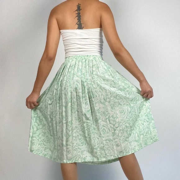 Floral skirt - Picture 3 of 3